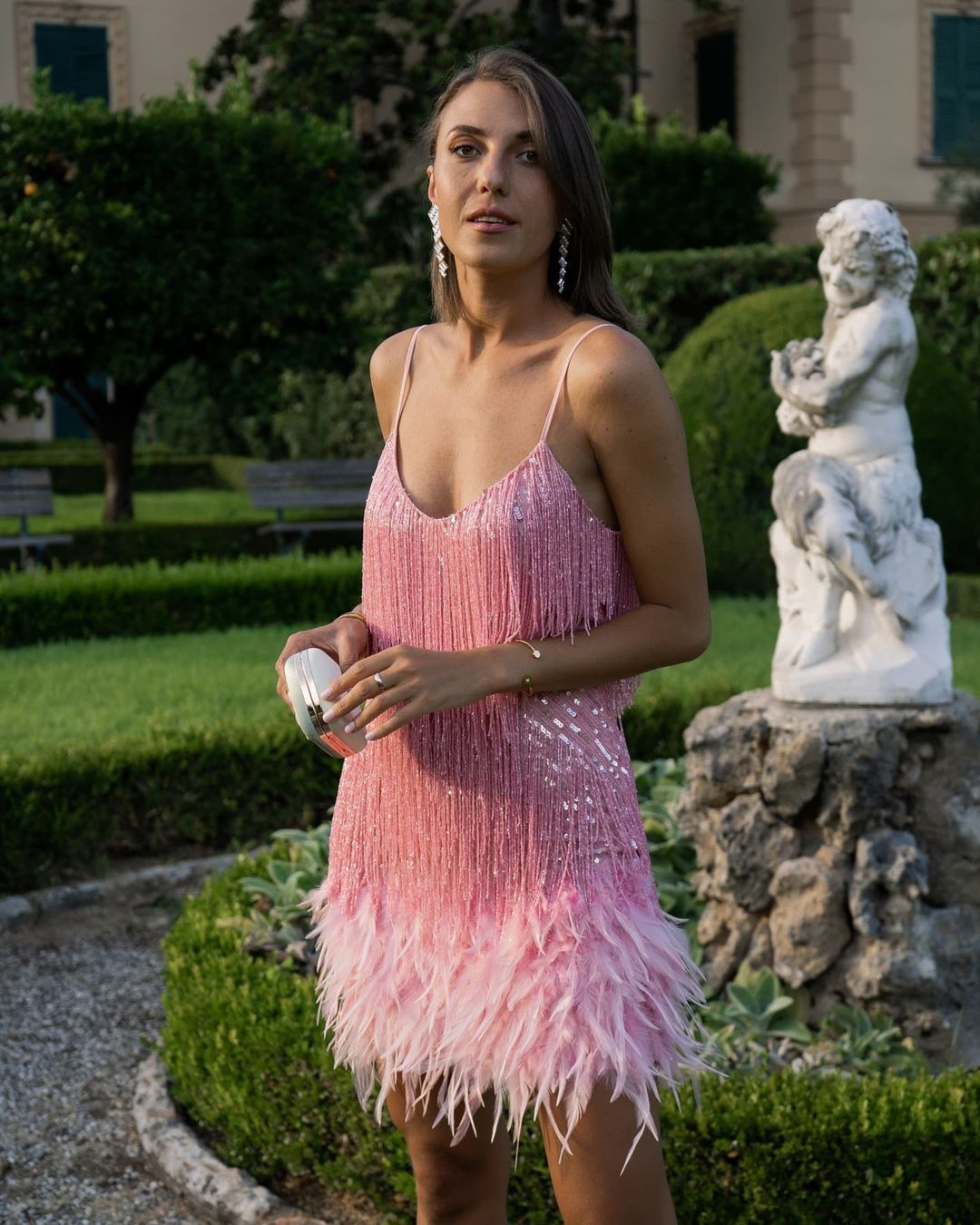 Sexy Evening Dresses Spaghetti Sleeve Less Custom Made Sequins Race Feather Sweep Train Length Prom Dress Robe De Marie