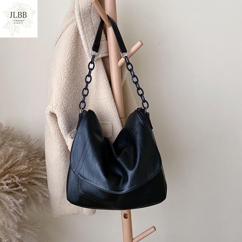 Women's Large Capacity Tote PU Leather Shoulder Bag Retro Solid Color Soft Chain Luxury Handbags Women Crossbody For Designer, Black
Women's Large Capacity Tote PU Leather Shoulder Bag Retro Solid Color Soft Chain Luxury Handbags Women Crossbody For Designer, Black