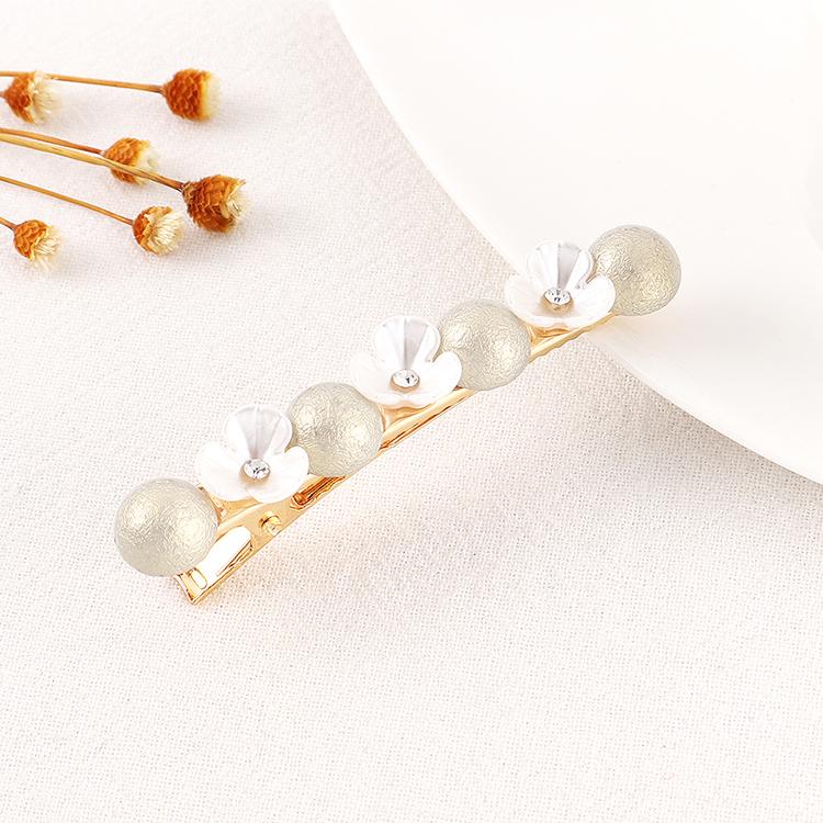 Hair Clips & Barrettes Fashion Pearl Clip For Women Girls Crystal Elegant Beauty Styling Barrette Stick Pins Tiara Ornaments 138077, Golden;silver
Hair Clips & Barrettes Fashion Pearl Clip For Women Girls Crystal Elegant Beauty Styling Barrette Stick Pins Tiara Ornaments 138077, Golden;silver