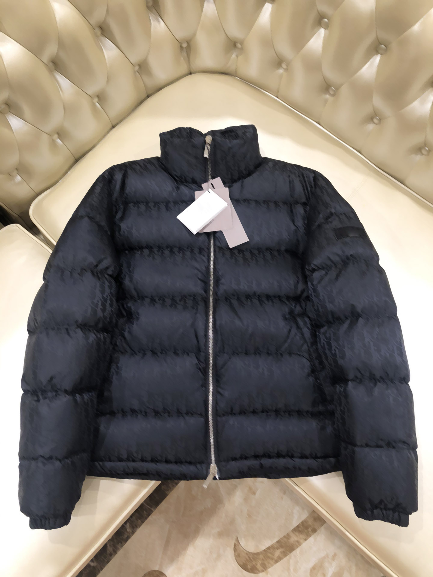 Mens Down Jacket Parkas Coats pink Winter Hooded Top Quality Women Casual Outdoor Feather Outwear Keep warm Thick double zipper Removable hat .a213, Black
Mens Down Jacket Parkas Coats pink Winter Hooded Top Quality Women Casual Outdoor Feather Outwear Keep warm Thick double zipper Removable hat .a213, Black