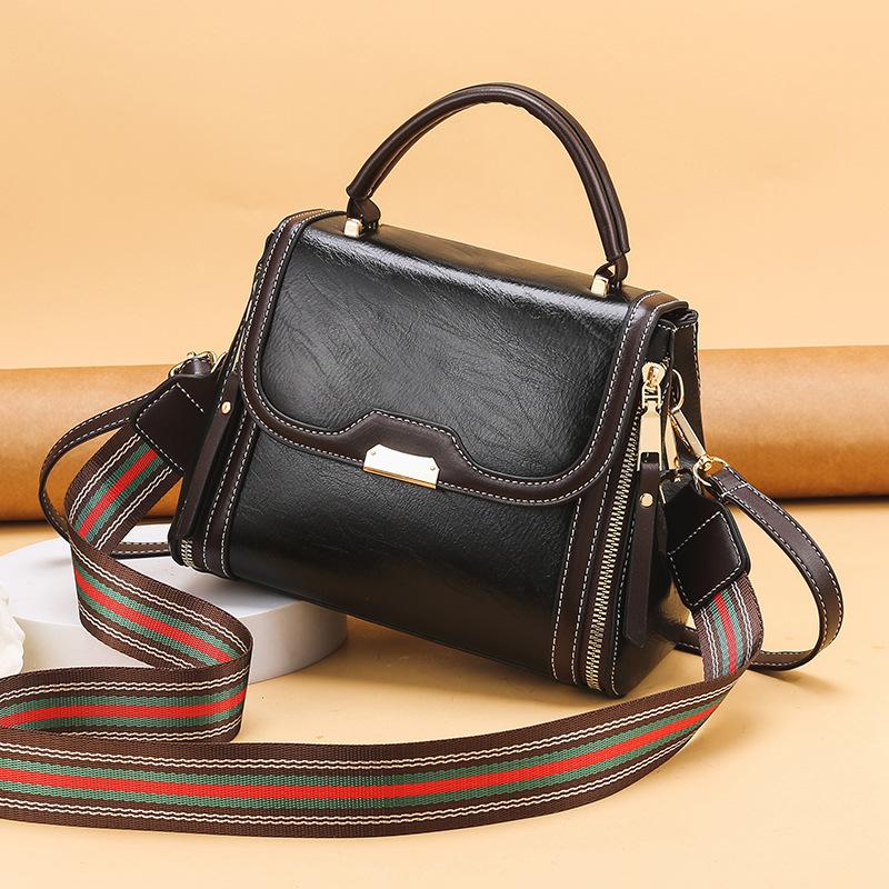 2021 New Retro handbag trend European and American fashion shoulder bag simple versatile large capacity slung Pu women's bag, Khaki
2021 New Retro handbag trend European and American fashion shoulder bag simple versatile large capacity slung Pu women's bag, Khaki