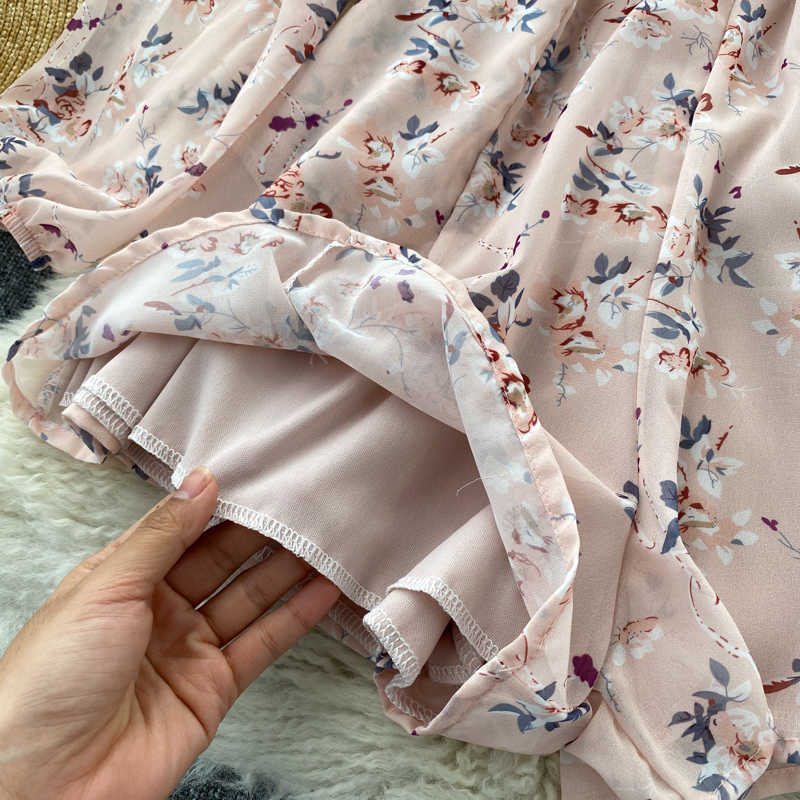Chic Women Floral Print Fashion Playsuit Spring Summer Long Sleeve V-neck High Waist Casual Short Jumpsuit 210603