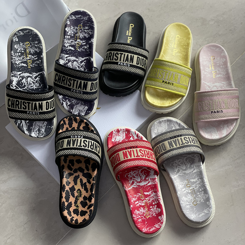 Designer Dway Slide Women Sandals Embroidered Cotton Lady Slippers Flat Flip Flops Fashion Summer Beach Shoes Sexy Sandal With Box 319, Sock
Designer Dway Slide Women Sandals Embroidered Cotton Lady Slippers Flat Flip Flops Fashion Summer Beach Shoes Sexy Sandal With Box 319, Sock