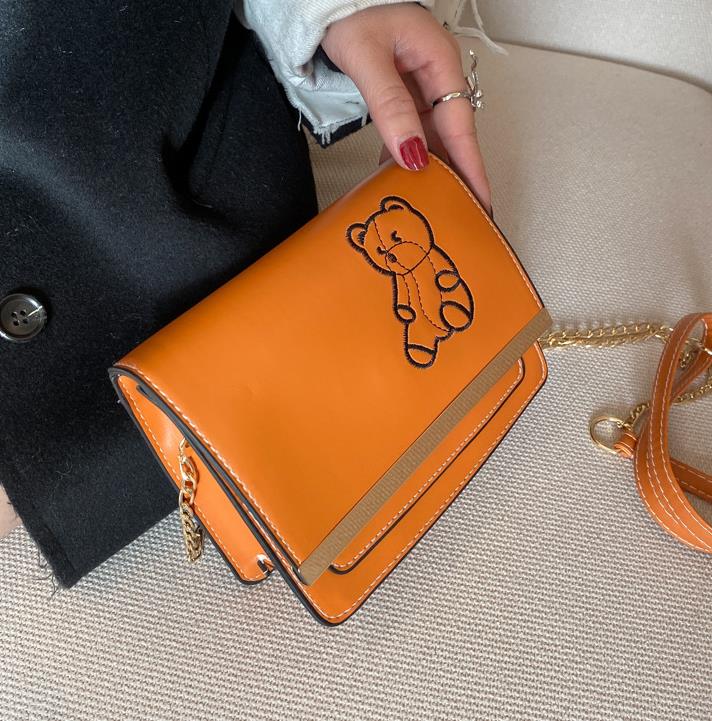 Small Bag Female 2021 New Winter Style Retro European And American Fashion Simple Western Style Messenger Small Square Bag, Red
Small Bag Female 2021 New Winter Style Retro European And American Fashion Simple Western Style Messenger Small Square Bag, Red