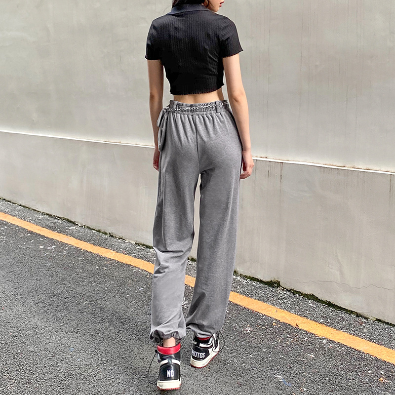 Streetwear Punk Metal Chain High Waist Loose Pants Women Splice Pocket Y2K Trousers Autumn New Fashion Aesthetic Pant, Black;white
Streetwear Punk Metal Chain High Waist Loose Pants Women Splice Pocket Y2K Trousers Autumn New Fashion Aesthetic Pant, Black;white