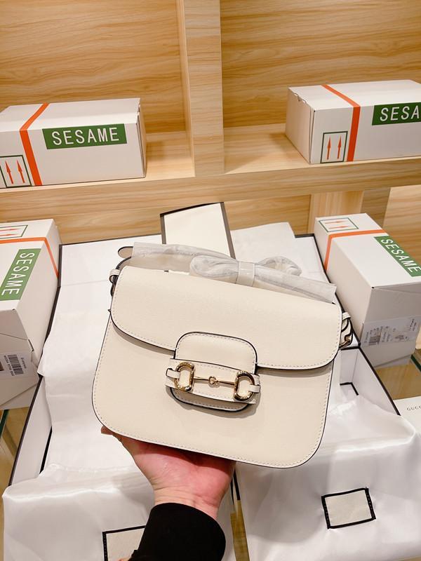 Original 2021 fashion bag women designer 100% genuine leather handbag 1955 horsebit saddle tofu buckle shoulder bags messenger jewelry box, Grey
Original 2021 fashion bag women designer 100% genuine leather handbag 1955 horsebit saddle tofu buckle shoulder bags messenger jewelry box, Grey