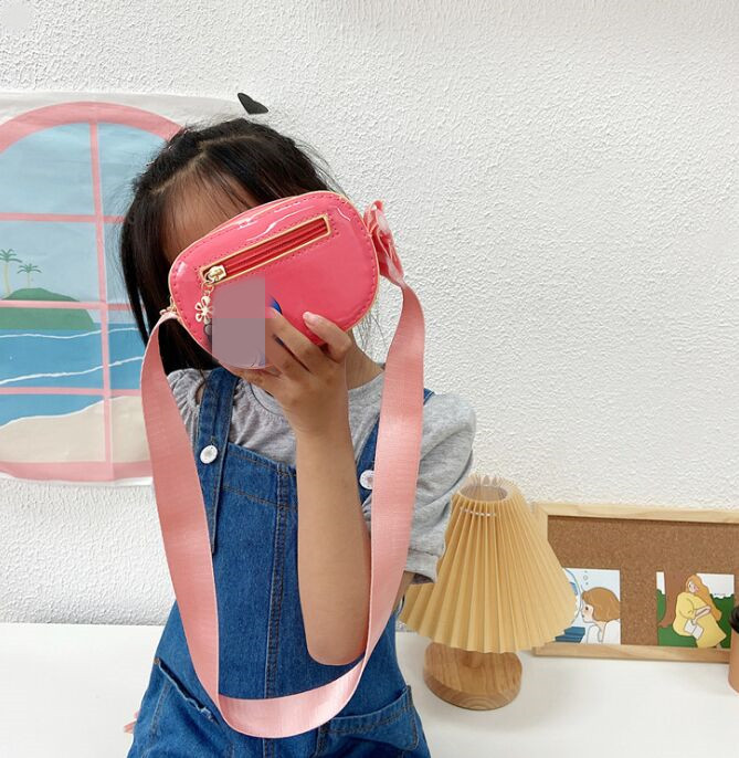 Children luxurys brand handbags fashion cute cartoon baby bag kids purse and handbag 5 colors wholesale, Black
Children luxurys brand handbags fashion cute cartoon baby bag kids purse and handbag 5 colors wholesale, Black