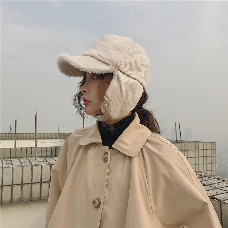 Berets Korean Version Of The Autumn And Winter Wild Warm Plush Lei Feng Hat Ski Bomber Cap Ear Protection Baseball Men Women Caps, White
Berets Korean Version Of The Autumn And Winter Wild Warm Plush Lei Feng Hat Ski Bomber Cap Ear Protection Baseball Men Women Caps, White