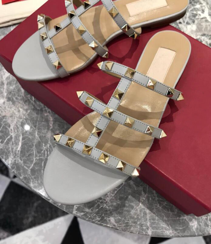 Summer Gladiator Sandals designer shoes luxury leather designer women shoes luxe sandale slippers leather studded studs flat sand size 35-43, Black
Summer Gladiator Sandals designer shoes luxury leather designer women shoes luxe sandale slippers leather studded studs flat sand size 35-43, Black