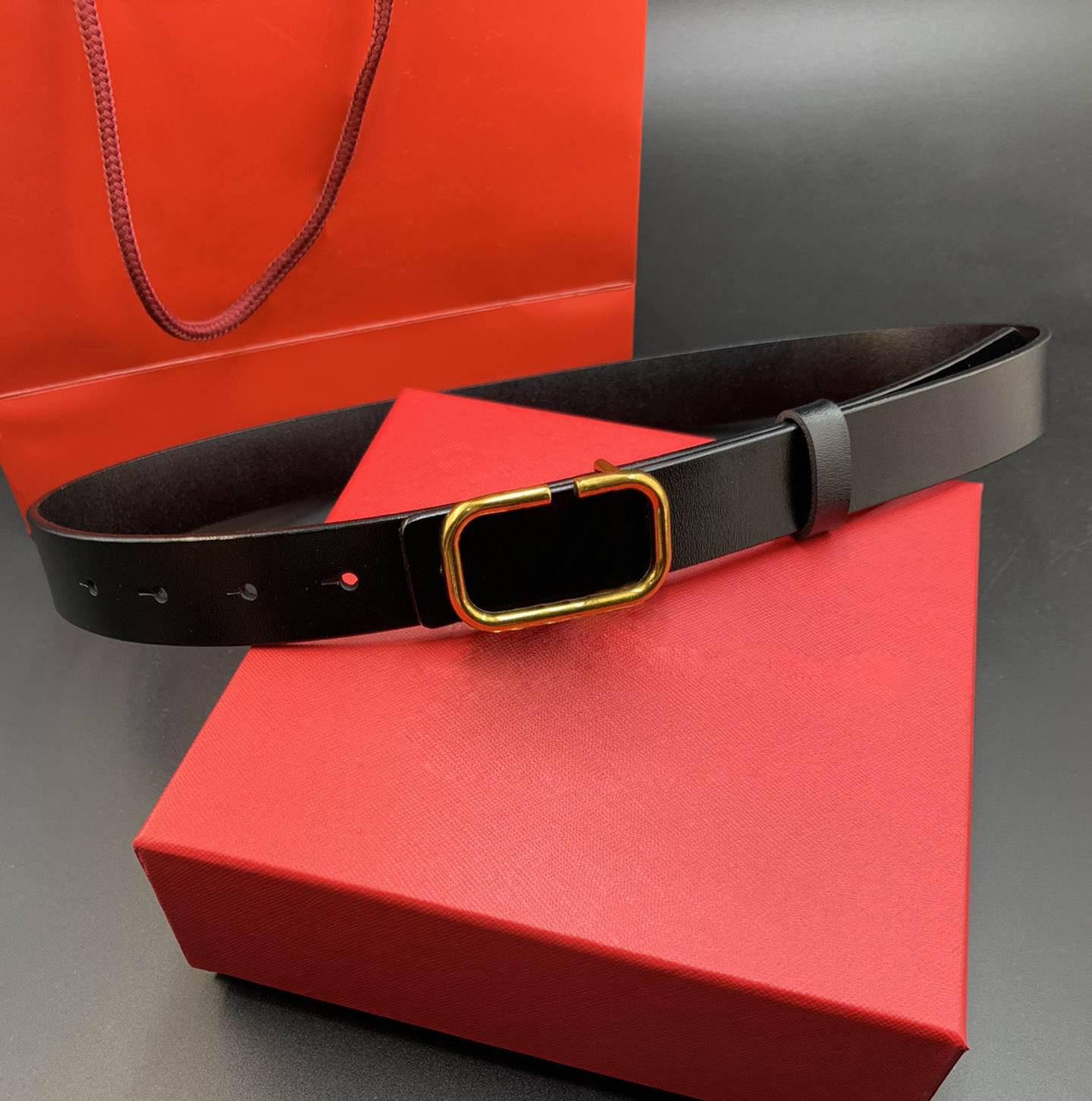 Women's luxurys designers belt high quality gold buckle belts men and women classic high-grade waistband accessories, As pics
Women's luxurys designers belt high quality gold buckle belts men and women classic high-grade waistband accessories, As pics