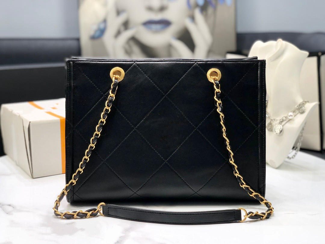 Fashion Ladies Black Designer Bag Top high-end quality Genuine Leather Shopping Bags Tote Shoulder Female Purse Wallet Woman Golden hardware
Fashion Ladies Black Designer Bag Top high-end quality Genuine Leather Shopping Bags Tote Shoulder Female Purse Wallet Woman Golden hardware