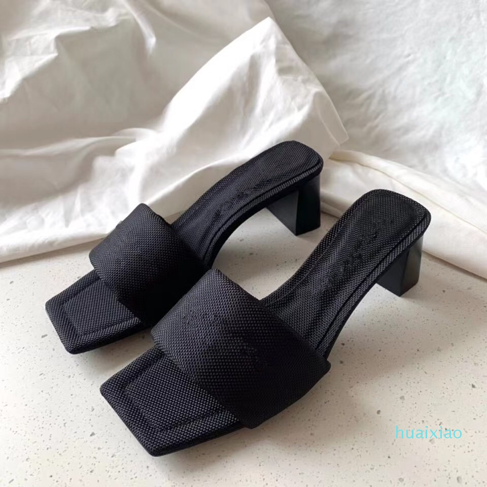 2021 sandals Designer heels womens square heel concise 5cm high women designers slippers sandal girl antiskid simple size 8.5 top quality, Black
2021 sandals Designer heels womens square heel concise 5cm high women designers slippers sandal girl antiskid simple size 8.5 top quality, Black