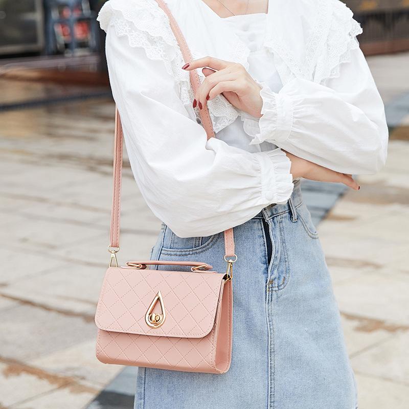 Bags for Women Luxury Handbags Fashion Trend Women's Messenger Bag PU Plaid Shoulder Bags Mini Fashion Exquisite Shopping Bag, Beige
Bags for Women Luxury Handbags Fashion Trend Women's Messenger Bag PU Plaid Shoulder Bags Mini Fashion Exquisite Shopping Bag, Beige