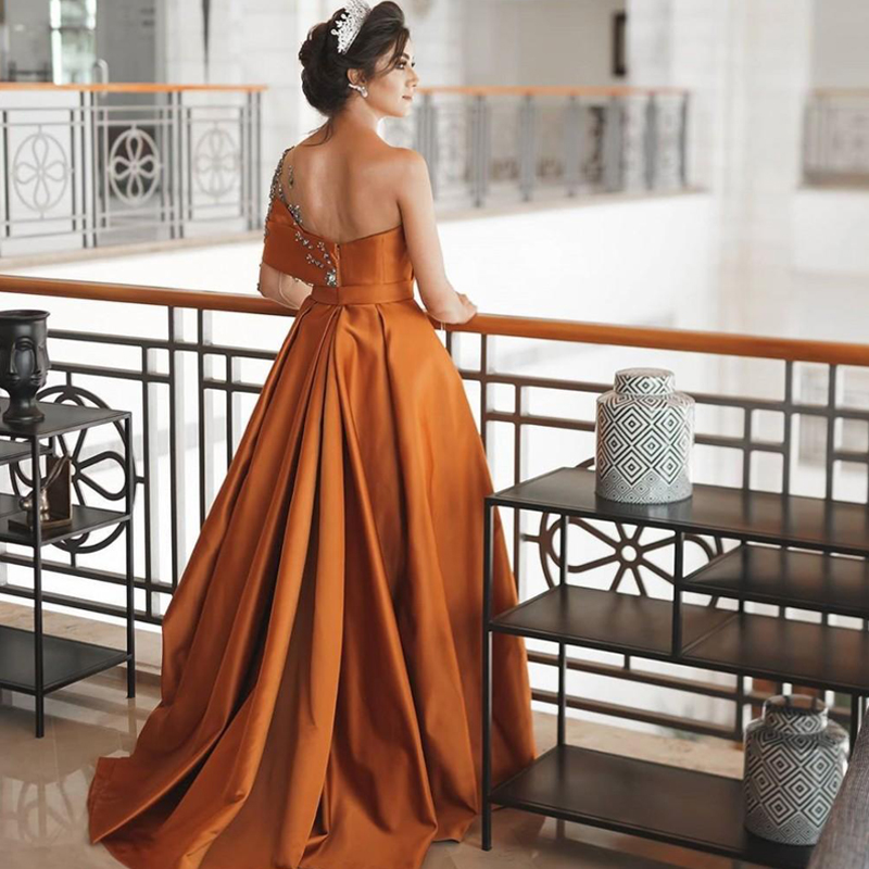 Princess One Shoulder Formal Evening Dresses Long Arabic Elegant Satin Prom Party Gowns Crystals Beaded A-Line Formal Occasion Wear