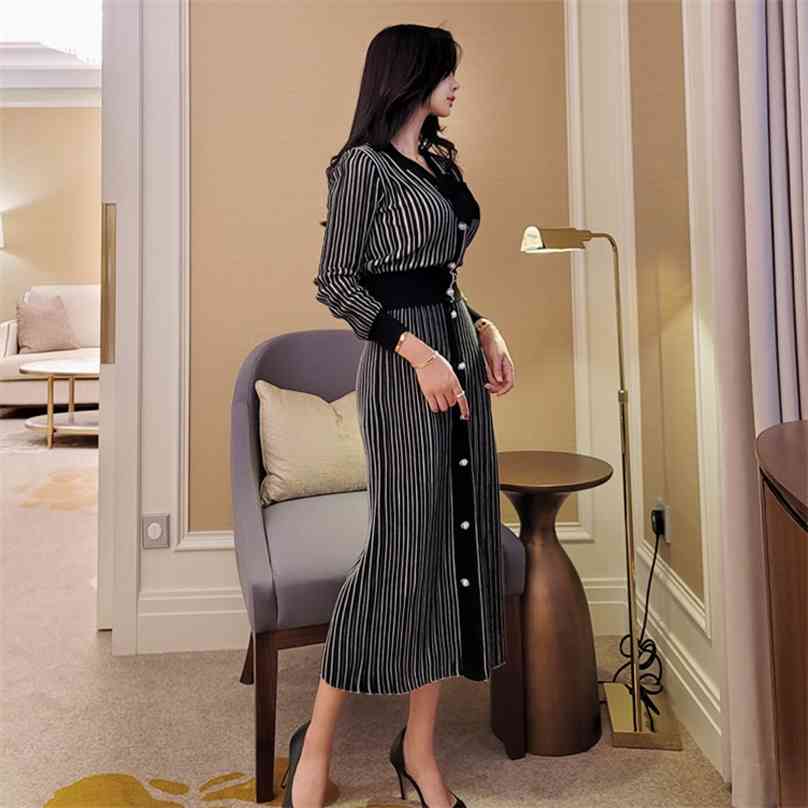 Han edition temperament with two-piece cardigan knitting single-breasted jacket dress MAO suits 210602, Black 
Han edition temperament with two-piece cardigan knitting single-breasted jacket dress MAO suits 210602, Black