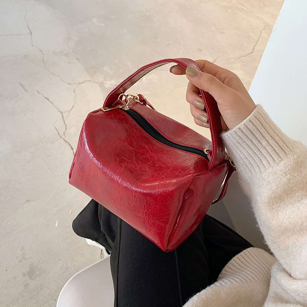 HBP underarm hand women's 2021 new fashion autumn and winter Texture One Shoulder Tote with messenger Bag, Red
HBP underarm hand women's 2021 new fashion autumn and winter Texture One Shoulder Tote with messenger Bag, Red