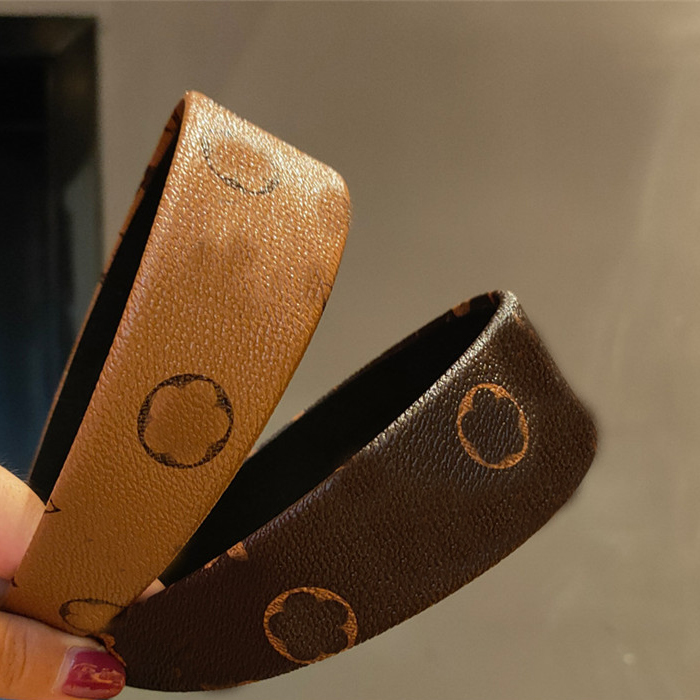 Classic Sunflowers Printed Headbands Leather Letters Hair Hoop Designer Headbands Ladies Wide Brim Hair Jewelry Wholesale
Classic Sunflowers Printed Headbands Leather Letters Hair Hoop Designer Headbands Ladies Wide Brim Hair Jewelry Wholesale