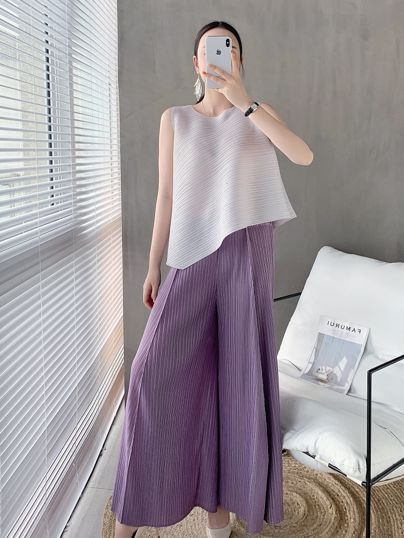 2021 New Pleats Summer Cool Breathable Loose Irregular Sleeveless Vest Shirt Outfits Korean Aesthetic Trendy Fashion Clothes K7gi, Red
2021 New Pleats Summer Cool Breathable Loose Irregular Sleeveless Vest Shirt Outfits Korean Aesthetic Trendy Fashion Clothes K7gi, Red