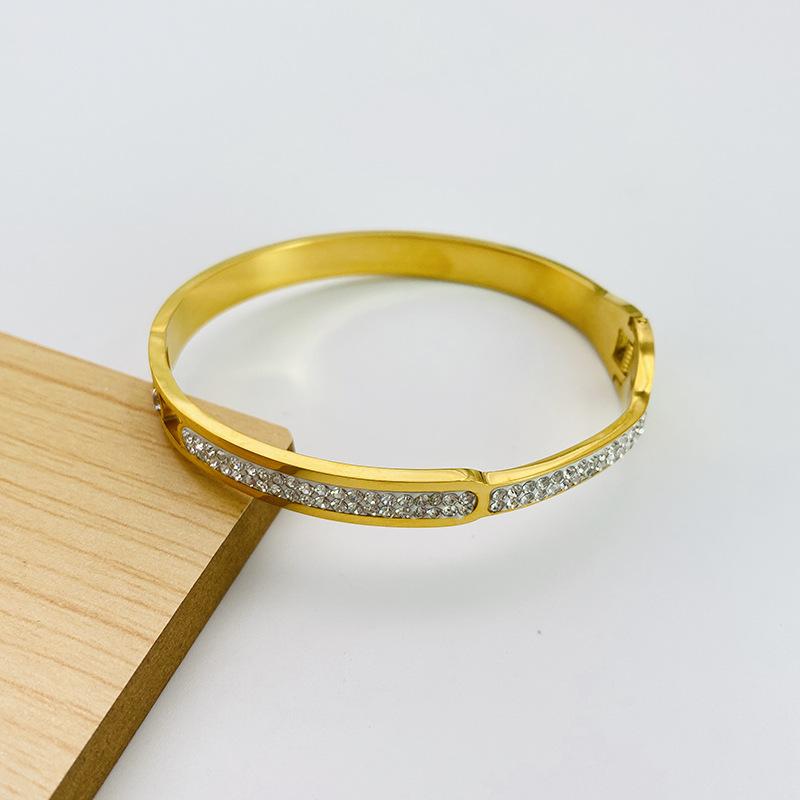 Bangle Style Inlaid Zircon Bracelet Female Titanium Steel Double Row Gold Opening High-end Jewelry Ladies
Bangle Style Inlaid Zircon Bracelet Female Titanium Steel Double Row Gold Opening High-end Jewelry Ladies