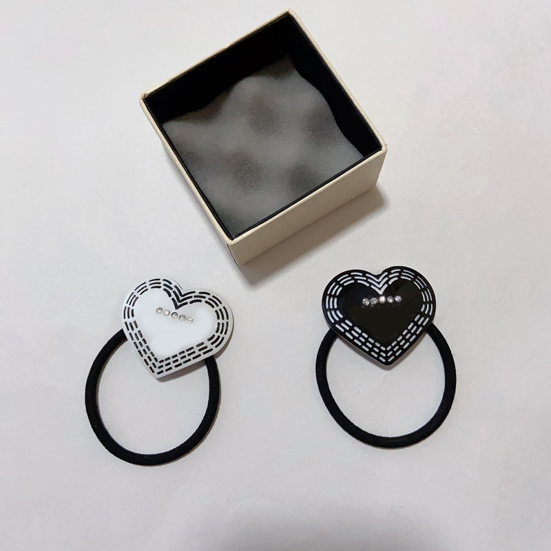 Fashion black and white acrylic heart-shaped rubber bands head rope with drill hair tie for ladies favorite headdress jewelry accessories party gifts