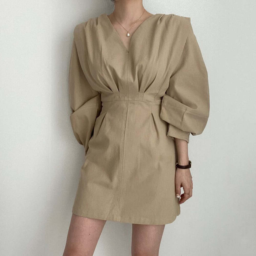 2021 Version of Japanese Women's Spring New Fashion Simple Temperament Thin Best Selling Lantern Sleeve V-neck 94gd, Beige
2021 Version of Japanese Women's Spring New Fashion Simple Temperament Thin Best Selling Lantern Sleeve V-neck 94gd, Beige