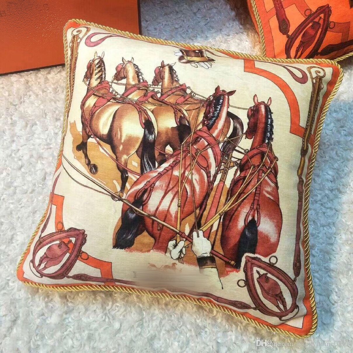 Luxury pillow case designer classic carriage pattern gold thick rope edging chenille fabric pillowcase cushion cover 45*45cm for Home Decoration, As pic
Luxury pillow case designer classic carriage pattern gold thick rope edging chenille fabric pillowcase cushion cover 45*45cm for Home Decoration, As pic