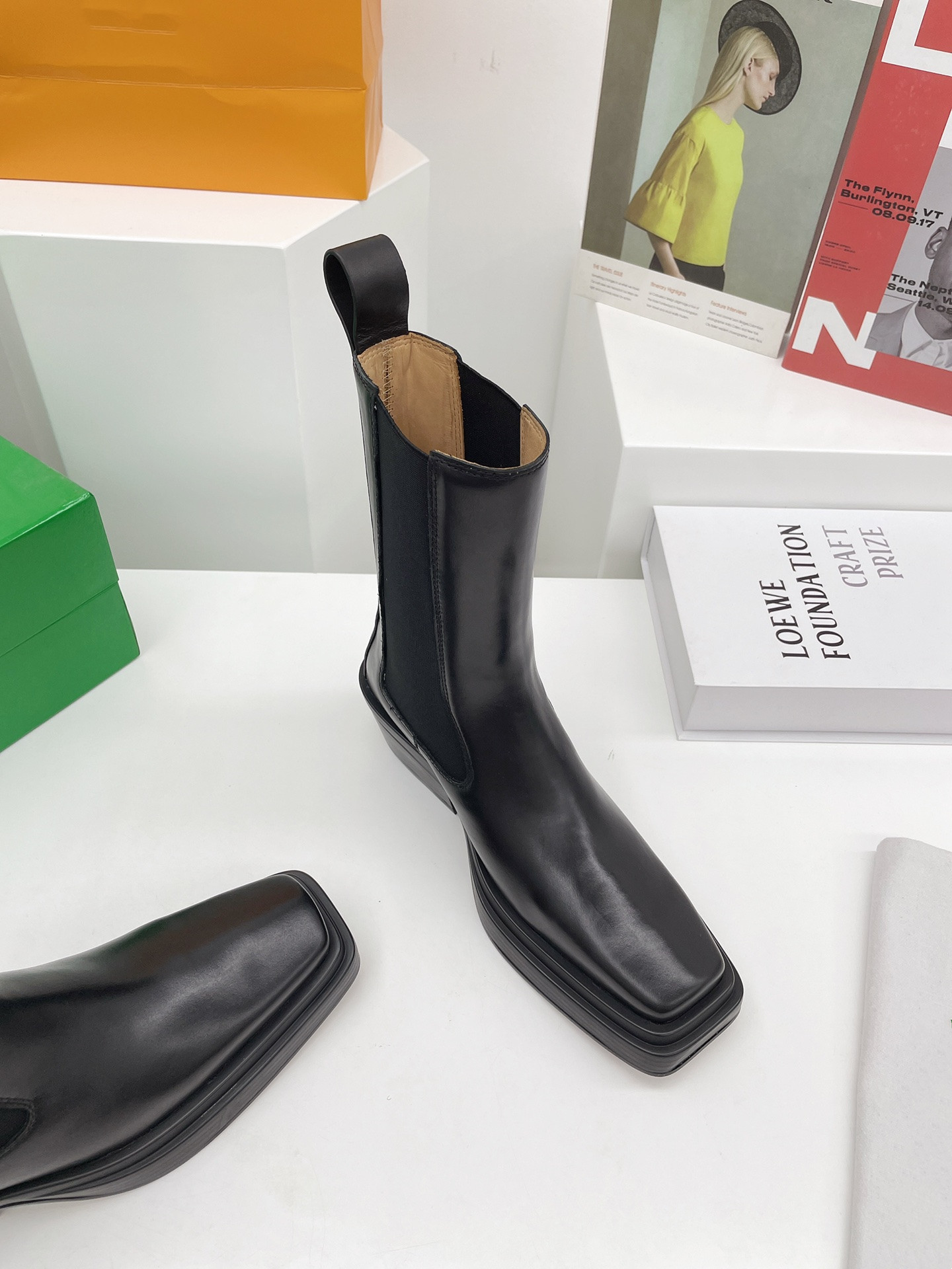 2021 Coach classic short boots joker Martin order imported leather Knight Wholesale Soles soft and comfortable with high 4.5 cm size 35 to 4, Black 
2021 Coach classic short boots joker Martin order imported leather Knight Wholesale Soles soft and comfortable with high 4.5 cm size 35 to 4, Black