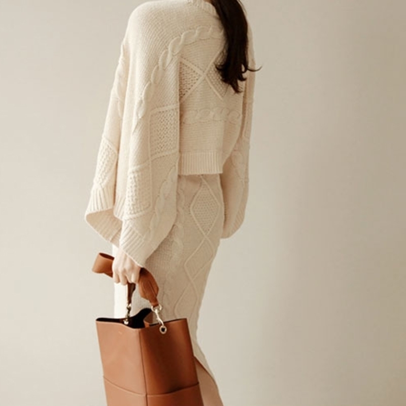 High Quality Autumn Winter Women Knitted 2 Piece Set Batwing Sleeve Loose Tops+Slim Bodycon Skirt Female Sweater Suits 201102