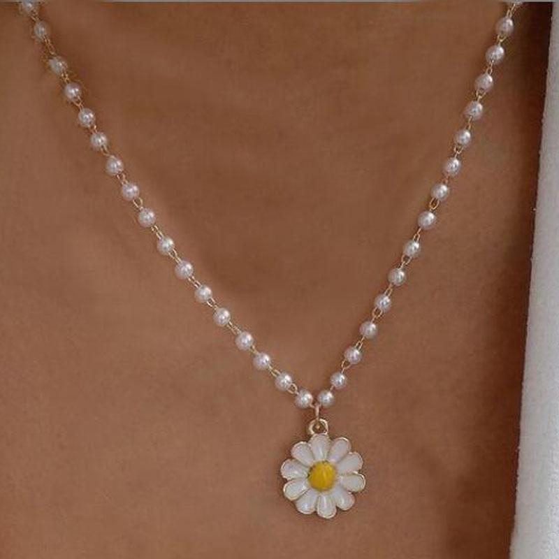 Chokers 2021 Trend Elegant Jewelry White Imitation Pearl Chain Oil Flower Pendant Necklace Unquie Women Fashion Wholesale
Chokers 2021 Trend Elegant Jewelry White Imitation Pearl Chain Oil Flower Pendant Necklace Unquie Women Fashion Wholesale