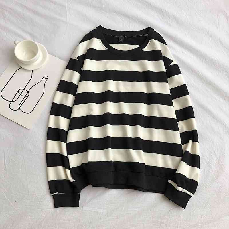 Striped round neck men' autumn 2019 long sleeve sweater large loose small fresh top, Black and white stripes
Striped round neck men' autumn 2019 long sleeve sweater large loose small fresh top, Black and white stripes