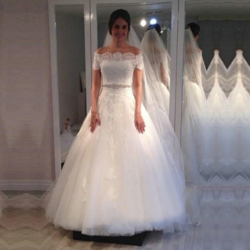 ZJ9215 Tulle Wedding Dress Appliques Boat Neck Off The Shoulder Ball Gown Princess Plus Size Vintage Brides Dresses
