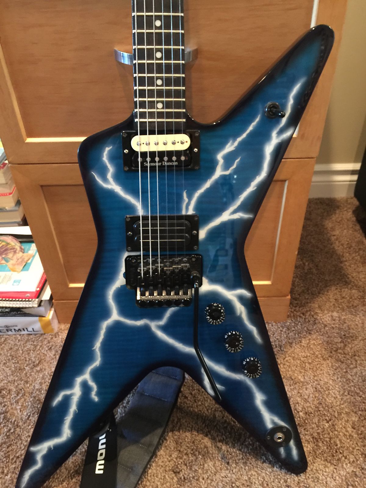 Dimebag Darrell Dime DimeBolt 3Lightening From Hell Blue Electric Guitar Flame Maple Top, Floyd Rose Tremolo Bridge & Whammy Bar, Black Hard
Dimebag Darrell Dime DimeBolt 3Lightening From Hell Blue Electric Guitar Flame Maple Top, Floyd Rose Tremolo Bridge & Whammy Bar, Black Hard