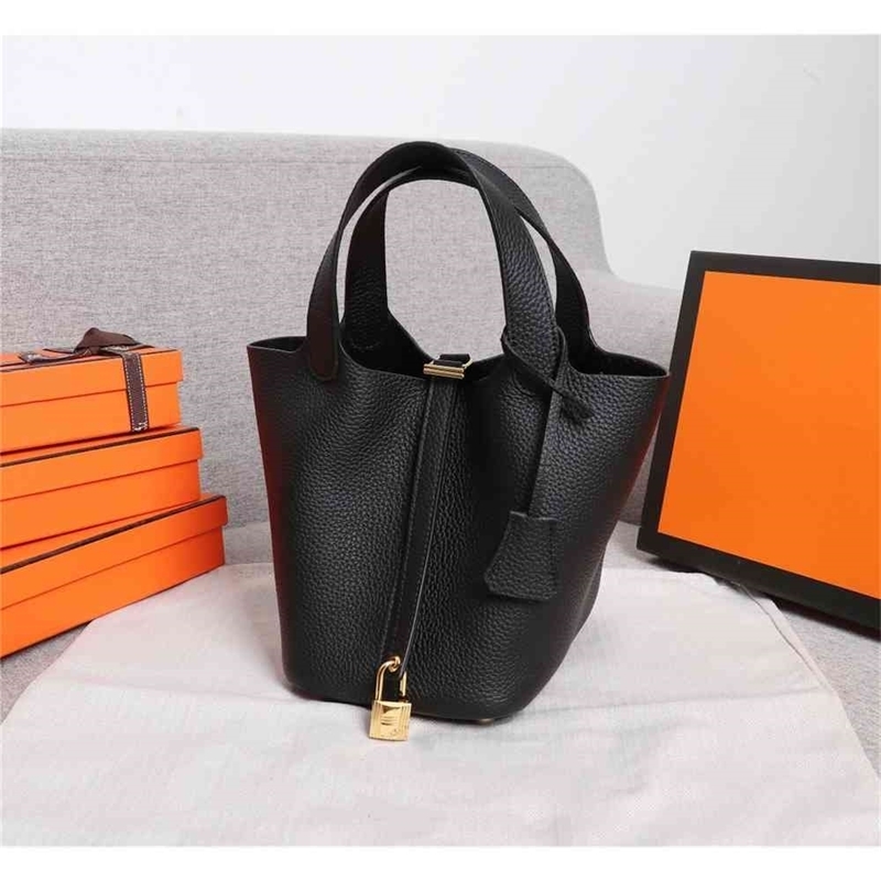 Women Luxurys Designers Bags 2021 vegetable basket leather litchi pattern Bucket Leather Classic Designer Handbag Handbags Totes Crossbody Bag
Women Luxurys Designers Bags 2021 vegetable basket leather litchi pattern Bucket Leather Classic Designer Handbag Handbags Totes Crossbody Bag