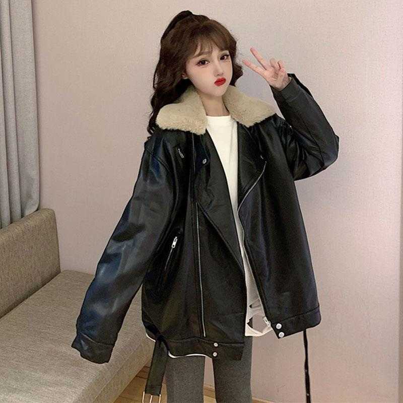 Winter Black Fur Faux Leather Jacket Women Korean Fashion Outerwear Motor Biker Female Streetwear Warm Lady PU Coats 210604, Black leather jacket
Winter Black Fur Faux Leather Jacket Women Korean Fashion Outerwear Motor Biker Female Streetwear Warm Lady PU Coats 210604, Black leather jacket