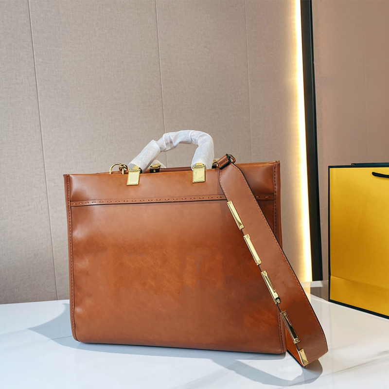 European and American Style Women Handbags High Quality Calfskin Totes Shopping Bag Detachable Wide Shoulder Strap Designer Shoulder Bags, This item is not for sale
European and American Style Women Handbags High Quality Calfskin Totes Shopping Bag Detachable Wide Shoulder Strap Designer Shoulder Bags, This item is not for sale