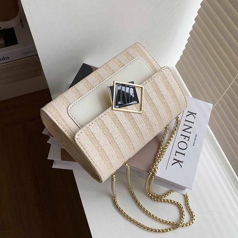Evening Bags PU Leather Flap Crossbody Shoulder Bag For Women 2021 Summer Trendy Travel Female Chain Handbags And Purses Bolsos, Beige
Evening Bags PU Leather Flap Crossbody Shoulder Bag For Women 2021 Summer Trendy Travel Female Chain Handbags And Purses Bolsos, Beige