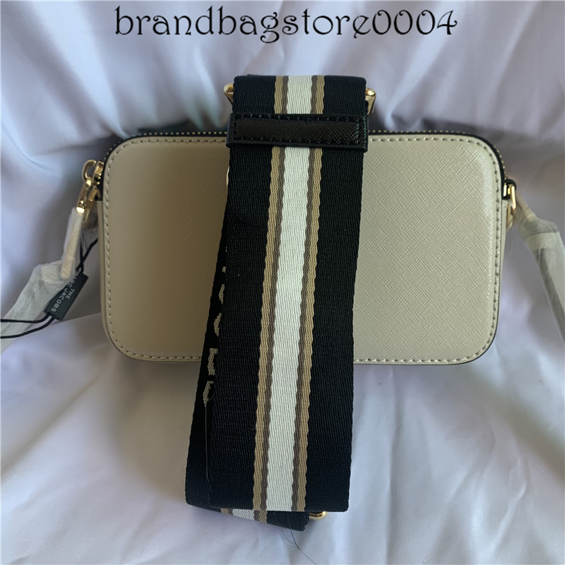 2021 women's wide shoulder strap leather ladies handbags fashion simple and versatile small square bag, High quality 1
2021 women's wide shoulder strap leather ladies handbags fashion simple and versatile small square bag, High quality 1