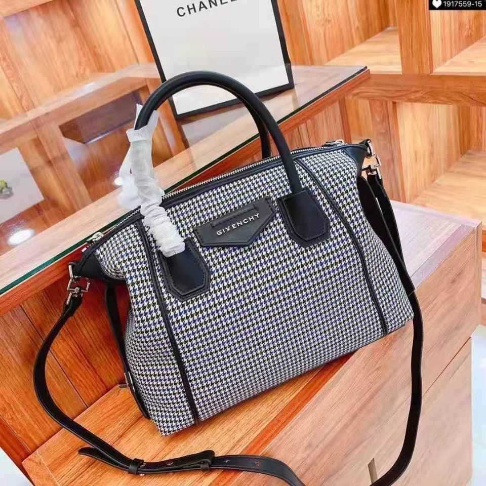 Women Luxurys Designers Bags 2021 designer handbags Multi Pochette Crossbody Bag Zhouzhoubao123 Louisbags_18 Hanghhangbag 1 Retro Contr 24XW
Women Luxurys Designers Bags 2021 designer handbags Multi Pochette Crossbody Bag Zhouzhoubao123 Louisbags_18 Hanghhangbag 1 Retro Contr 24XW