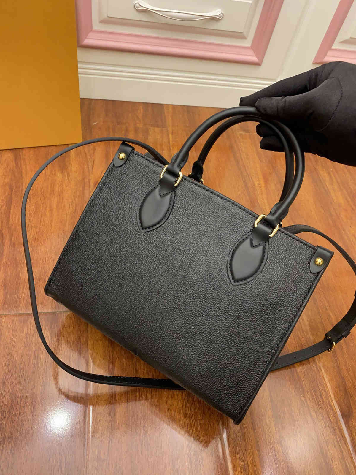 Messenger ONTHEGO Designers Totes Wallet Luxurys Genuine Crossbody M45653 Leather Handbags Bags Shoulder WOMEN M45717 Bag Uqiiw, Bubble wrap packaging
Messenger ONTHEGO Designers Totes Wallet Luxurys Genuine Crossbody M45653 Leather Handbags Bags Shoulder WOMEN M45717 Bag Uqiiw, Bubble wrap packaging