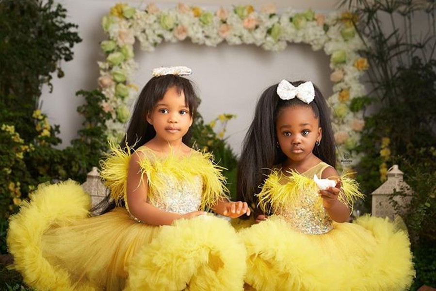 Yellow Luxurious 2021 Flower Girl Dresses Sheer Neck Feather Tiers Little Girl Wedding Dresses Cheap Communion Pageant Dresses Gowns ZJ735