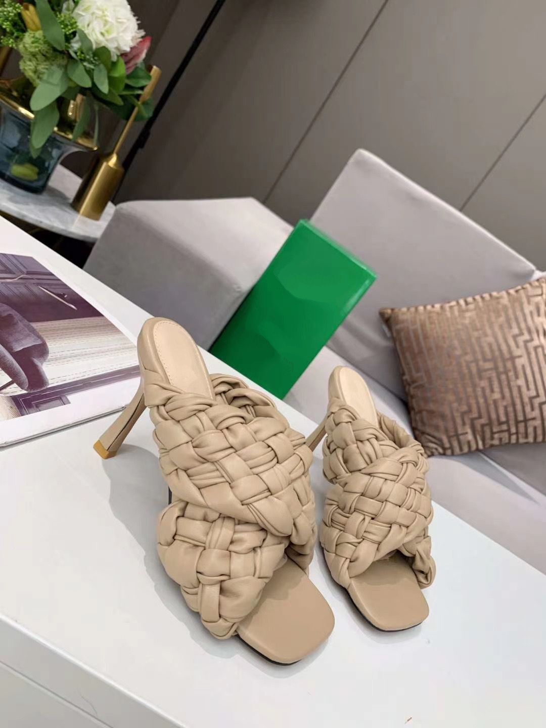 Fashion luxury designer women's Woven high heel wedding sandals with box size 35-42 mkjjj0002
Fashion luxury designer women's Woven high heel wedding sandals with box size 35-42 mkjjj0002