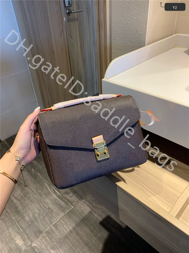 Famous Designer Lady Fashion Bag Plain Genuine Leather Hasp Messenger Bags Interior Compartment Silt Pocket Three-in one Cross Body
Famous Designer Lady Fashion Bag Plain Genuine Leather Hasp Messenger Bags Interior Compartment Silt Pocket Three-in one Cross Body