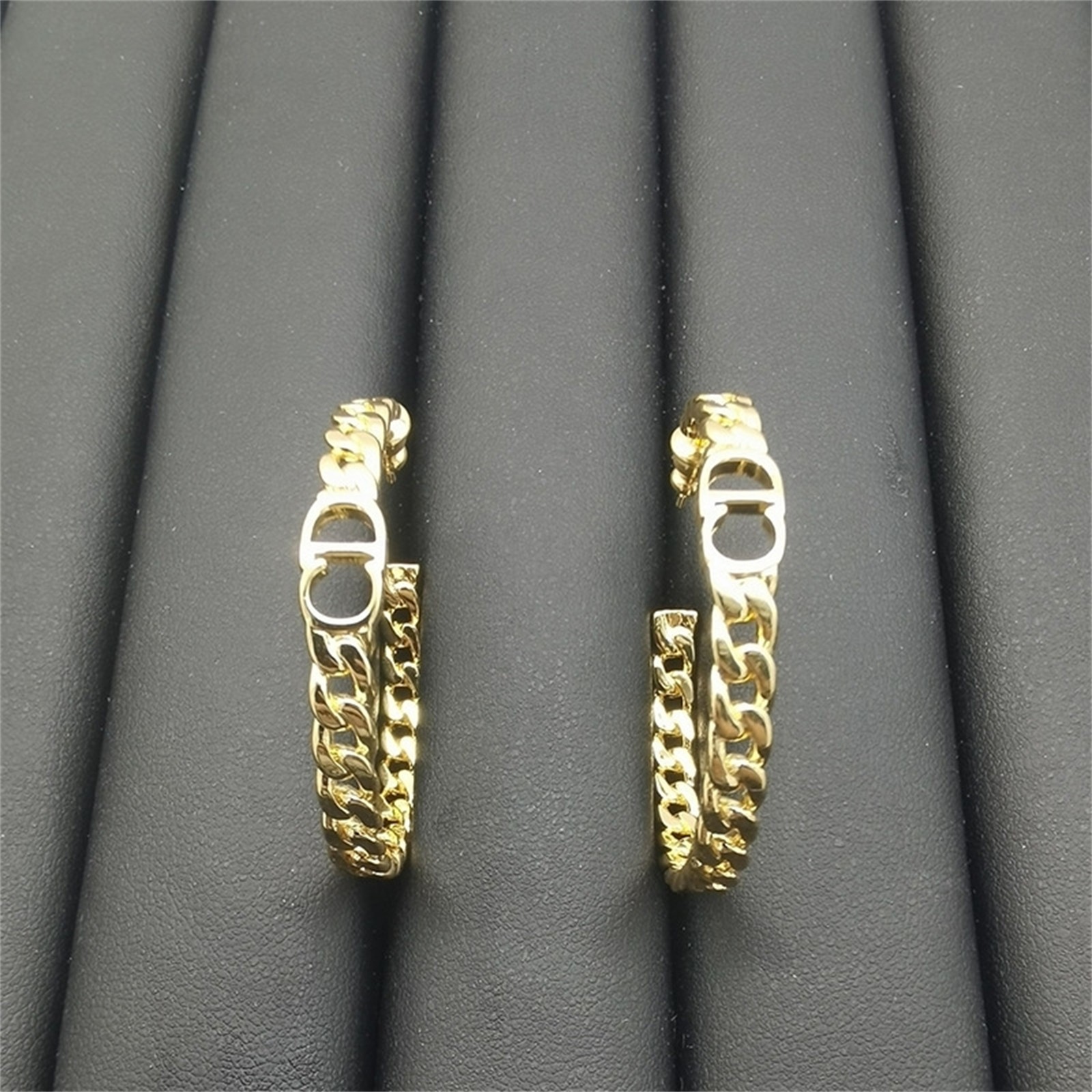D family big circle bright gold letter CD Earrings female Dijia fashion net red temperament chain bar self sale productsk2k, Golden
D family big circle bright gold letter CD Earrings female Dijia fashion net red temperament chain bar self sale productsk2k, Golden