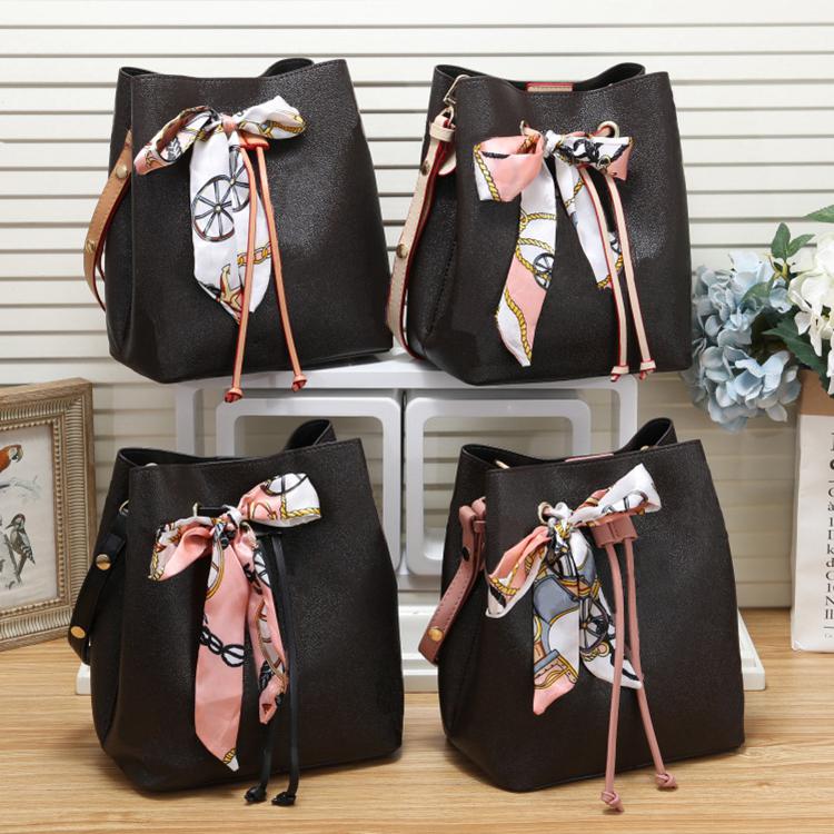 HH women designers bag bags High Quality luxurys Bucket Bag Fashion Coloured Strap Women Cross Body Shoulder Bag Casual Handbag Bucket Bags
HH women designers bag bags High Quality luxurys Bucket Bag Fashion Coloured Strap Women Cross Body Shoulder Bag Casual Handbag Bucket Bags