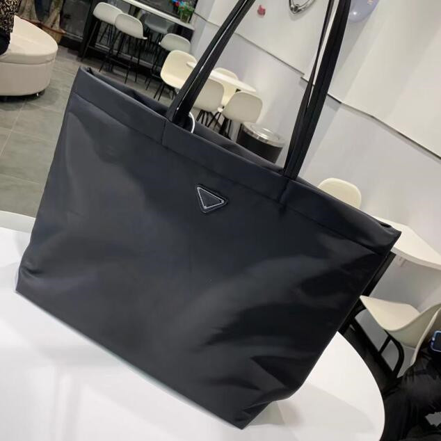 Paris designer shopping bag Black nylon canvas handbag Women Fashion bags Casual Clutch Wallets
Paris designer shopping bag Black nylon canvas handbag Women Fashion bags Casual Clutch Wallets
