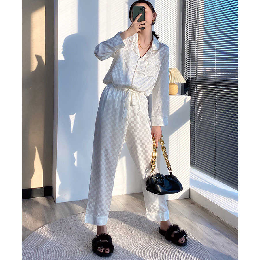 Spring and Autumn Ice Silk Pyjamas Ins Black White Silk Home Clothes Can Wear Outside ,Fashion Pajama Set Women 211007
