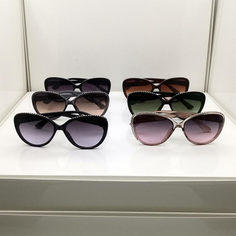 Womens sunglasses bling crystal sunglass sonnenbrille womans diamond Glasses cat eye eyeglasses des lunettes de solei UV400 eyeglass 3738 designer
Womens sunglasses bling crystal sunglass sonnenbrille womans diamond Glasses cat eye eyeglasses des lunettes de solei UV400 eyeglass 3738 designer