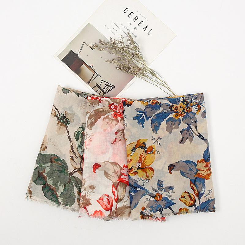 Berets 2021 Fashion Women Viscose Scarf Retro Floral Fringe Hijab Lady Soft Shawls And Wraps Female Foulards Echarpe Designer 180*90Cm, Blue;gray
Berets 2021 Fashion Women Viscose Scarf Retro Floral Fringe Hijab Lady Soft Shawls And Wraps Female Foulards Echarpe Designer 180*90Cm, Blue;gray