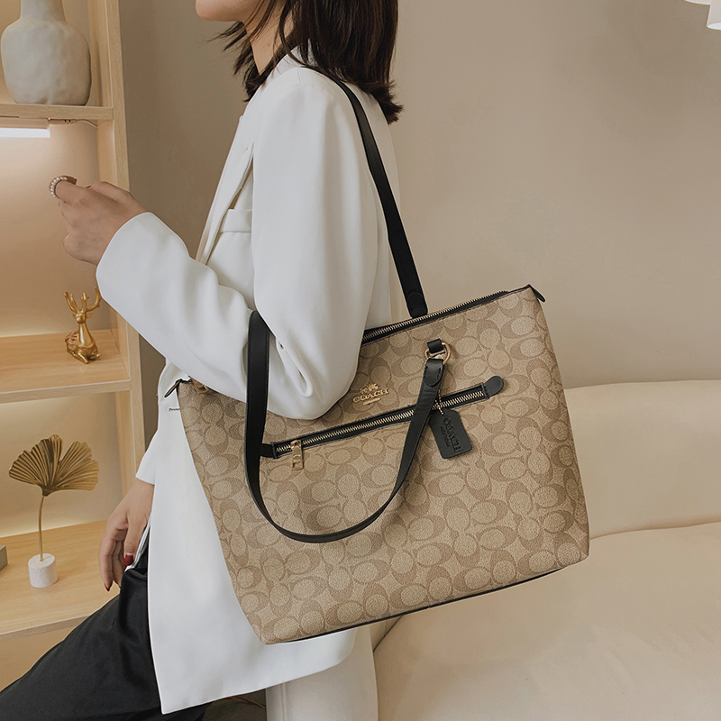 39 high quality coach women leather handbag Envelope Chain flap bag tote shoulder shopping crossbody messenger Dinner Postman bags 20 style, Black;brown
39 high quality coach women leather handbag Envelope Chain flap bag tote shoulder shopping crossbody messenger Dinner Postman bags 20 style, Black;brown