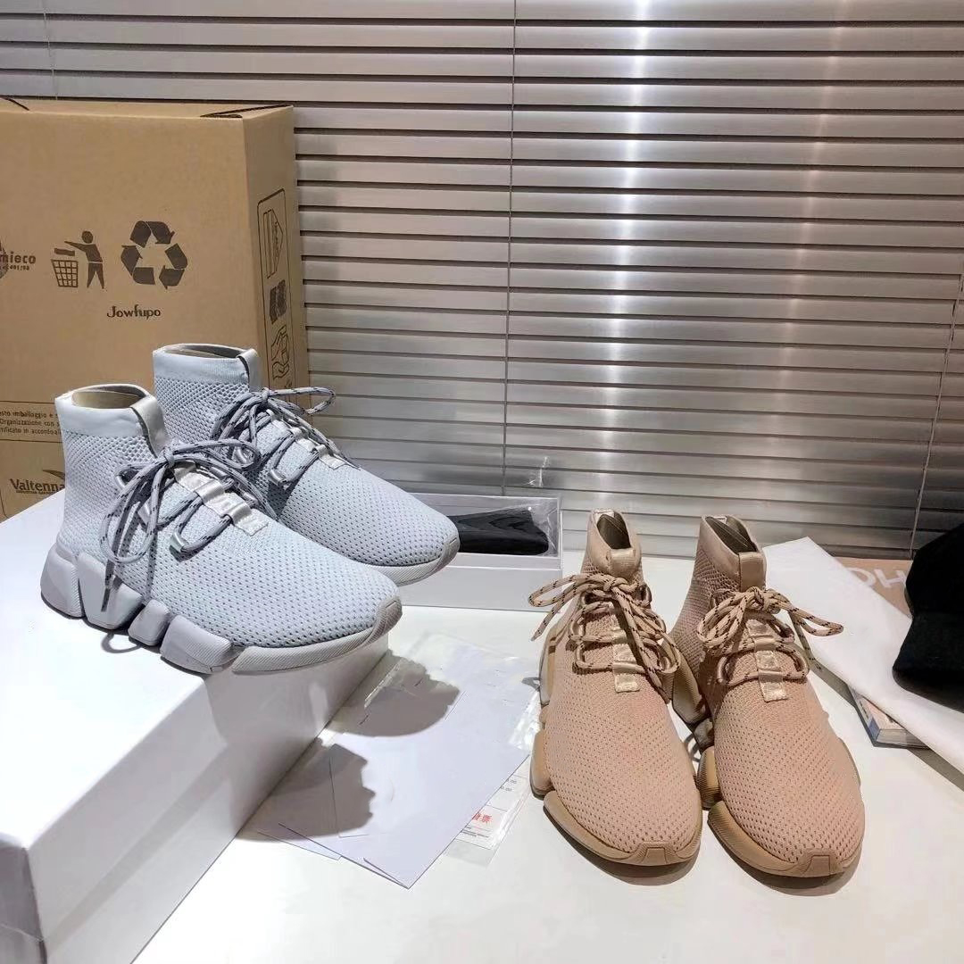 2021 Hot Sale SneakersTrainer Black Fashion Flat Sock Boots Men Women New Colors Casual Outdoor Shoes Trainers with Box EU46, Color 5
2021 Hot Sale SneakersTrainer Black Fashion Flat Sock Boots Men Women New Colors Casual Outdoor Shoes Trainers with Box EU46, Color 5